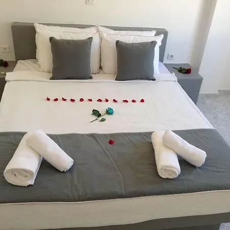 Dreams Perissa (Santorini)