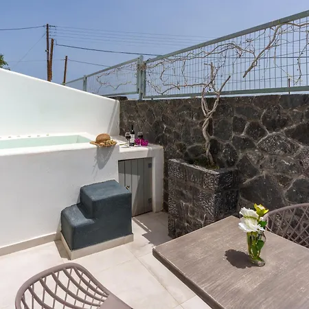 Dream Hotel Perissa (Santorini)