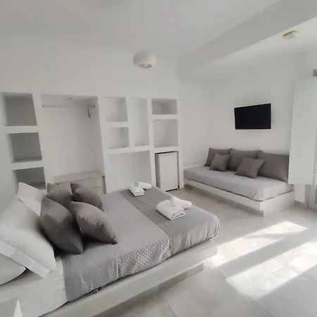 Dream Perissa (Santorini)